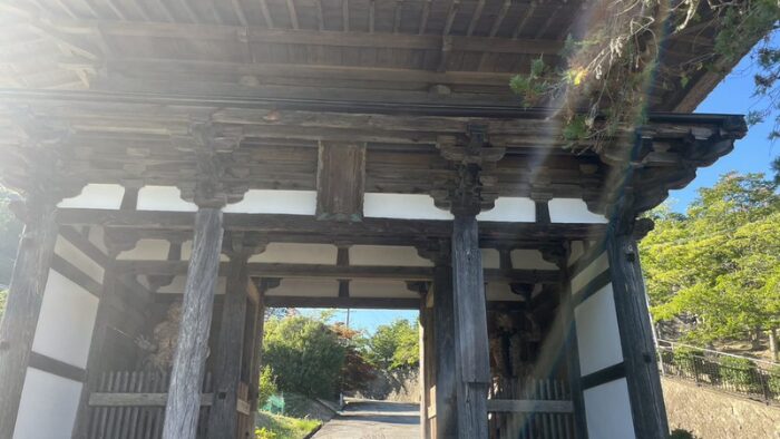 深谷山 蓮華寺　山門